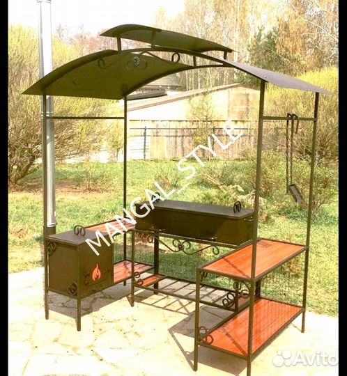 Мангал с крышей
