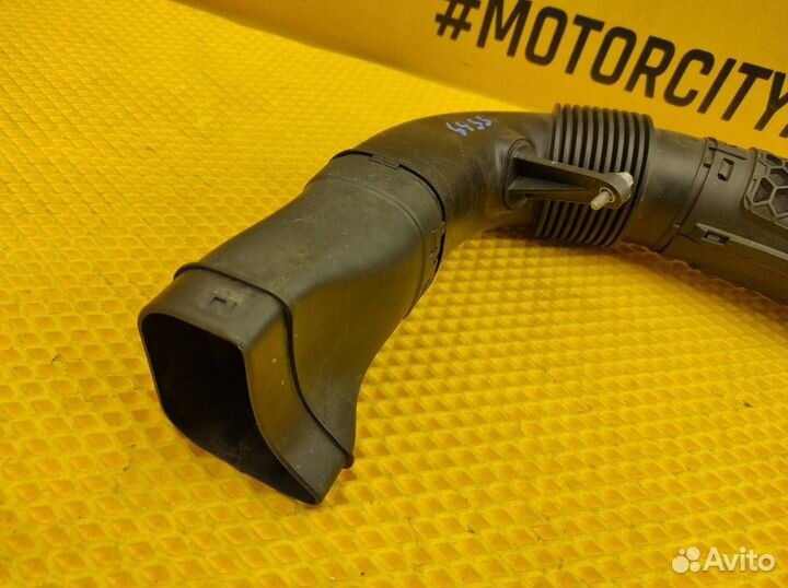 Патрубок воздушный Mercedes-Benz W212 M274.920