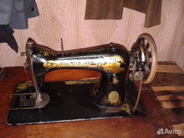 Швейная машинка Зингер