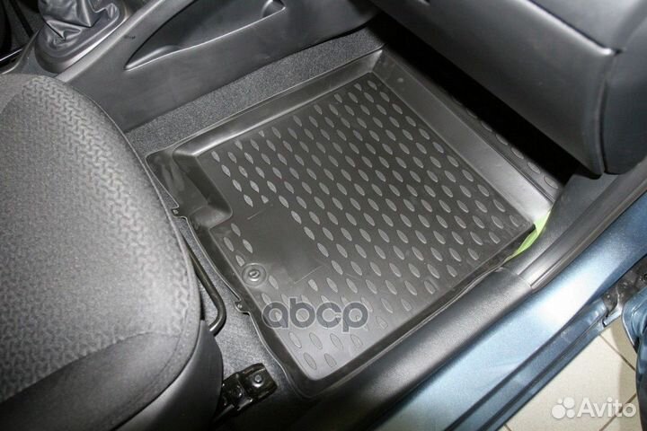 Комплект резиновых автомобильных ковриков 3D