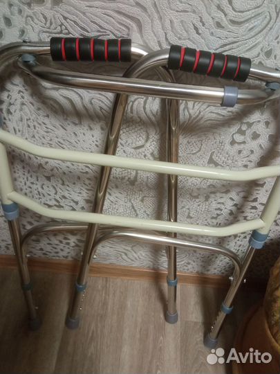 Ходунки шагающие складные