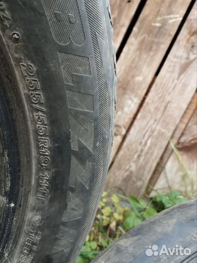 Bridgestone Blizzak DM-V2 255/55 R19 111T