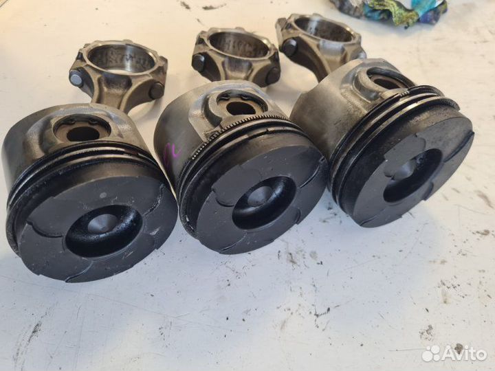 Поршень с шатуном Mitsubishi L200 пикап 4D56 2010