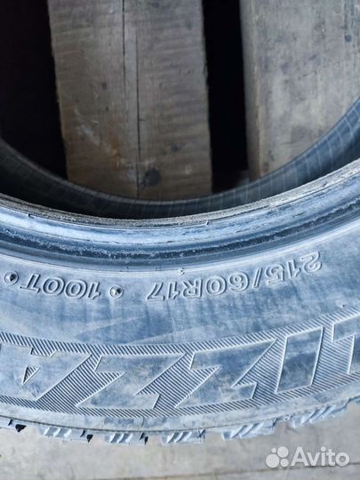 Bridgestone Blizzak Spike-01 215/60 R17