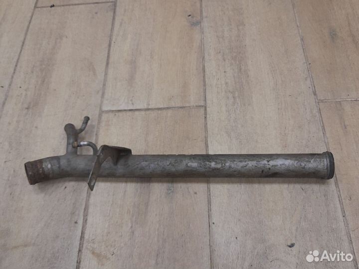 Патрубок охлаждения 6G72 12V