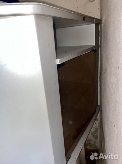 Стеклянная тумба под тв