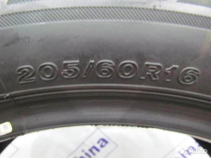 Bridgestone Blizzak LM-32 205/60 R16 101K