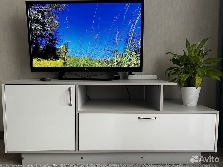 Тумба под телевизор