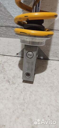 На доставке Амортизаторы showa