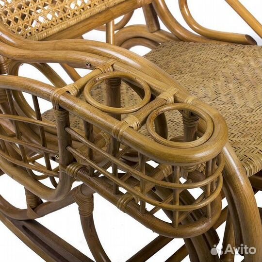 Кресло качалка из ротанга бу