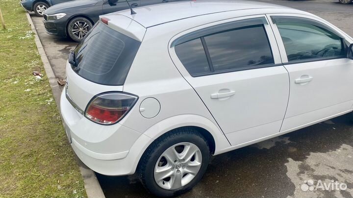 Opel Astra 1.6 МТ, 2013, 93 000 км