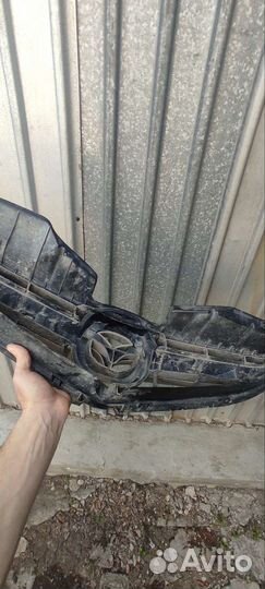 Продам решëтку mazda 5 2008 1й рестайл