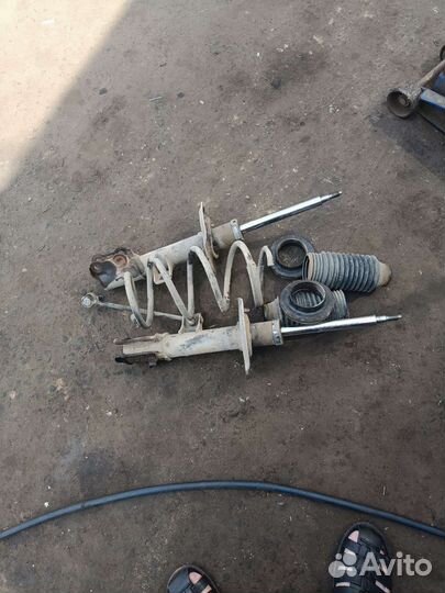 Передние стойки на Киа Спортайдж