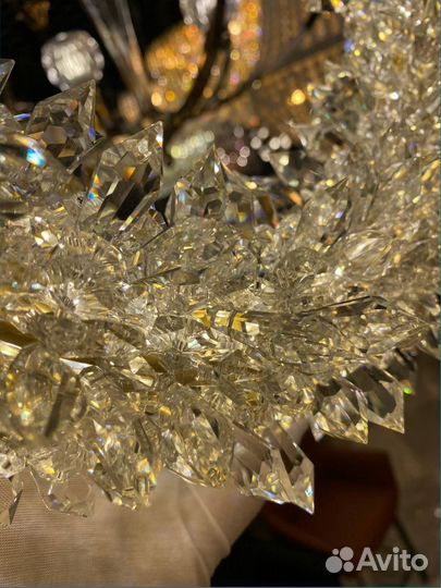 Люстра в шикарном исполнении: медь, хрусталь