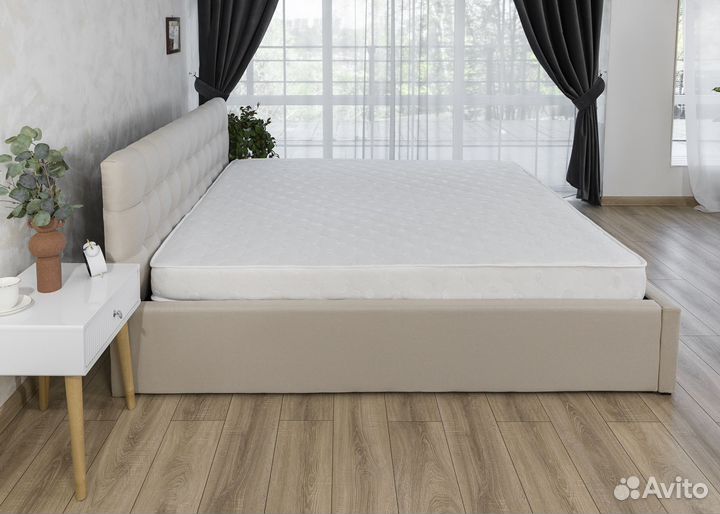 Кровать двуспальная 180 на 200 с мягким изголовьем