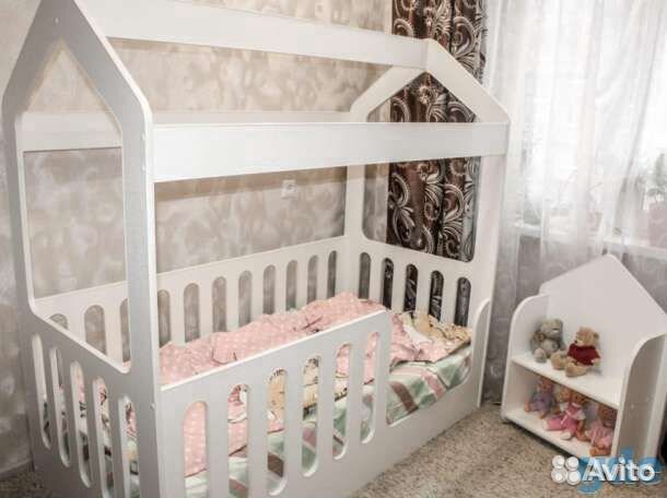 Детская кровать домик