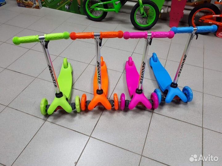 Самокат Scooter mini светящиеся колёса руль регули