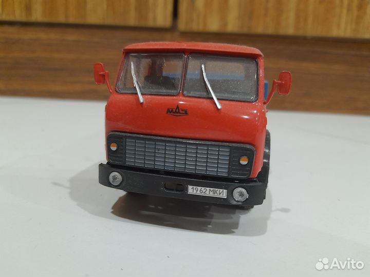 Модель Маз6422 с полуприцепом и Маз6335 маз 503