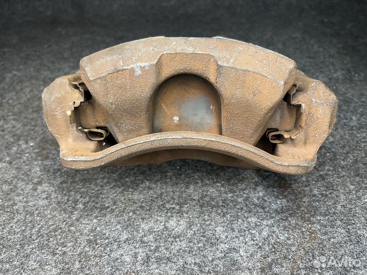 Суппорт тормозной передний правый honda freed