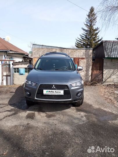 Mitsubishi Outlander 2.4 CVT, 2011, 235 300 км