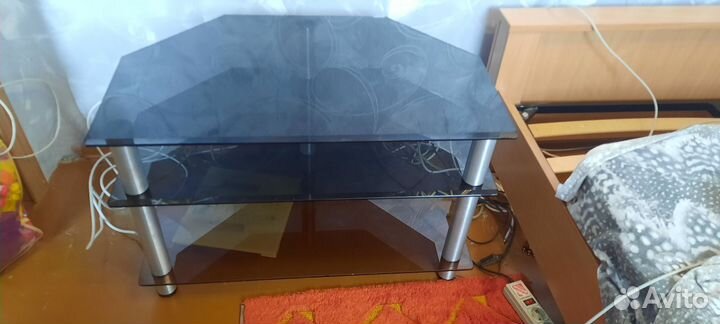 Тумба стеклянная под телевизор