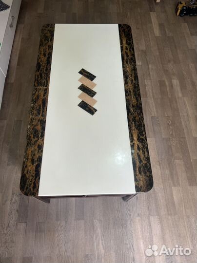 Мраморный стол