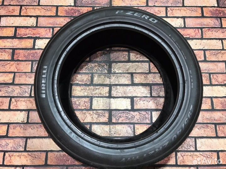 Pirelli P Zero 295/40 R21