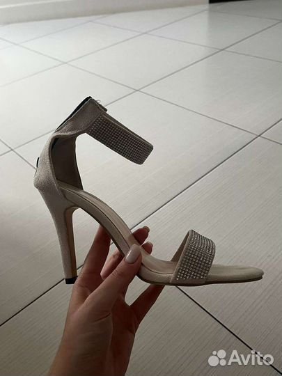 Вечерние босоножки