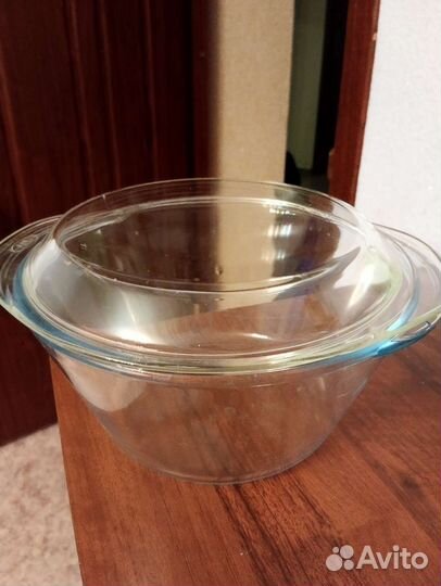 Стеклянная кострюля с крышкой