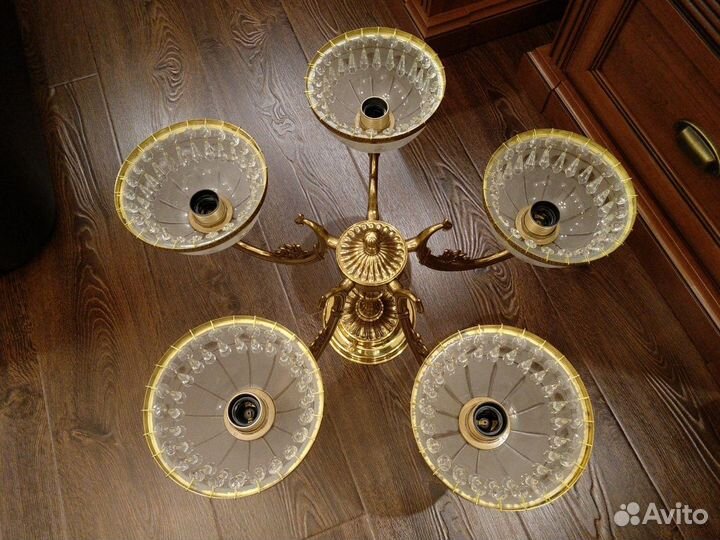 Люстра потолочная Италия с хрустальными элементами