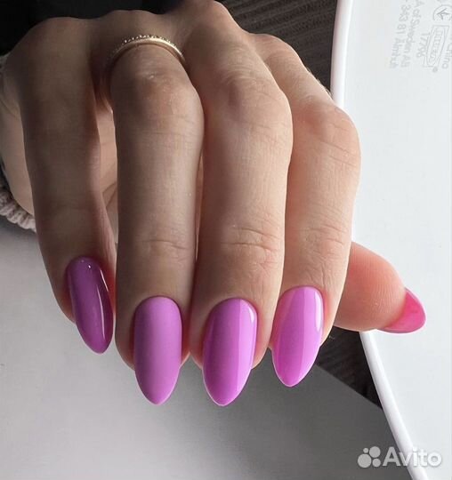 Маникюр и педикюр в уютном салоне