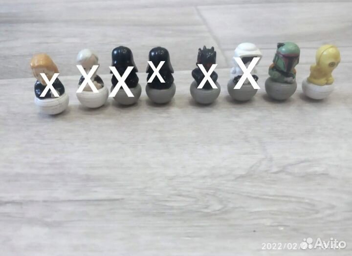 Фигурки неваляшки и космос жетон звёздные войны