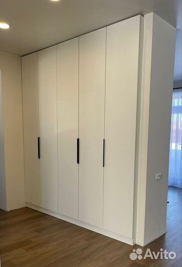 Шкаф распашной на заказ