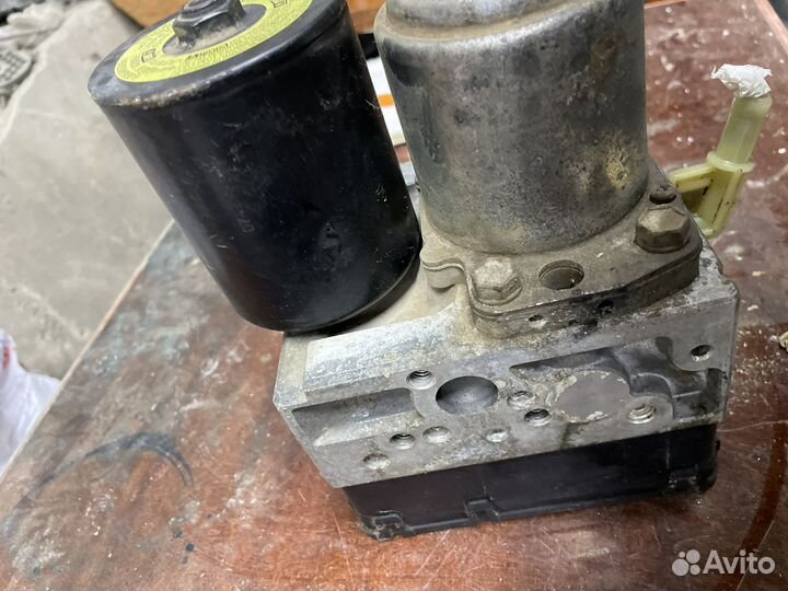 Блок abs toyota prius NHW 20