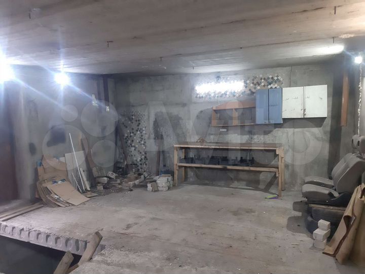 Гараж, > 30 м²