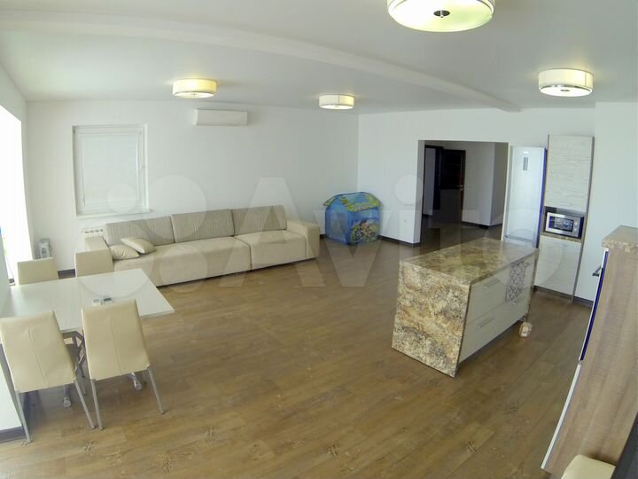 2-к. квартира, 127 м², 10/20 эт.