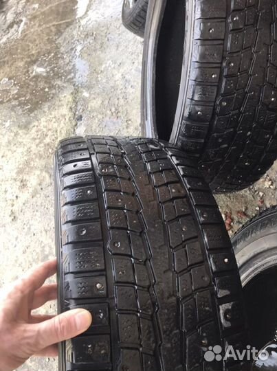 Dunlop Axiom Plus 215/50 R17