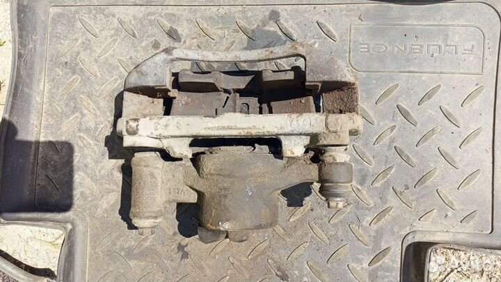 Суппорт передний mercedes-benz vito w638