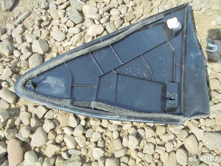 Уголок крыла правый Toyota Vitz KSP130 1KR-FE