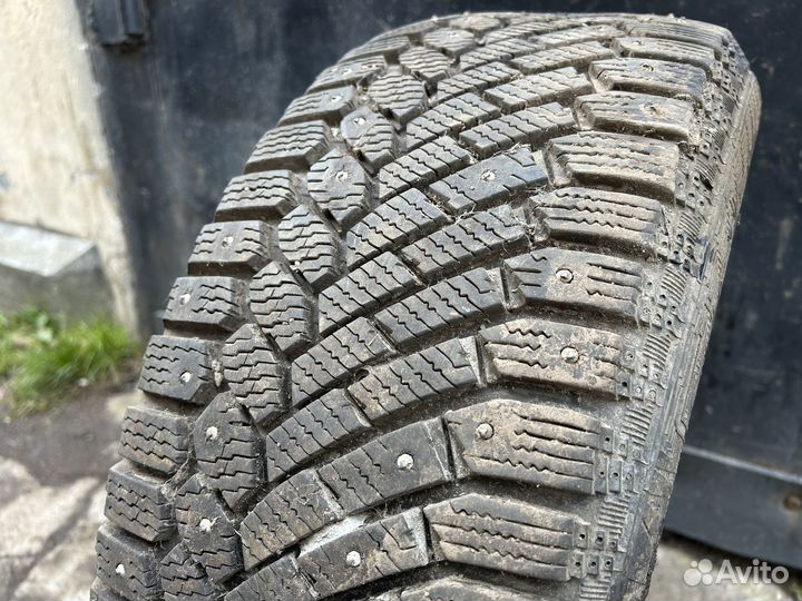 Gislaved Nord Frost 200 215/55 R16