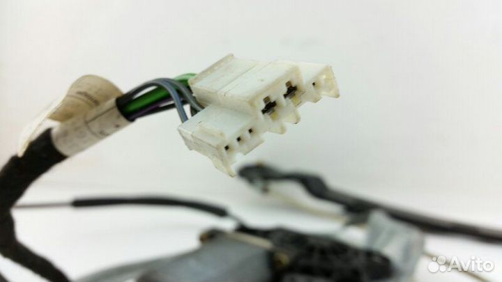 Стеклоподъемник передний левый Mercedes C-Class