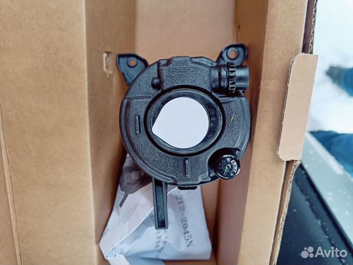 Фара противотуманная Toyota E120 левая