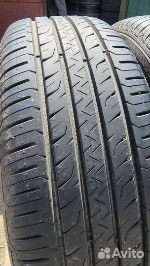 Goodyear EfficientGrip Performance SUV 225/55 R19 99V