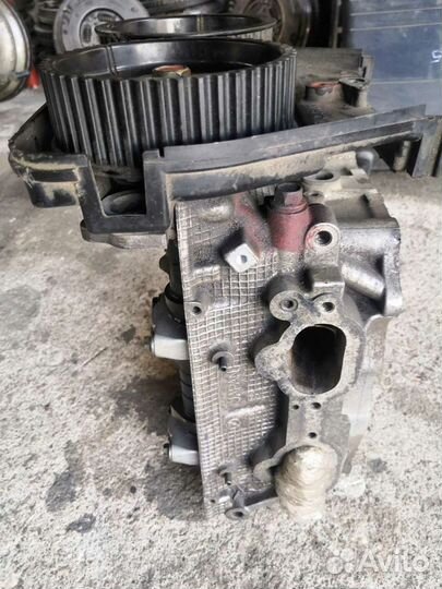 Головка блока левая Subaru Legacy Outback (B12)