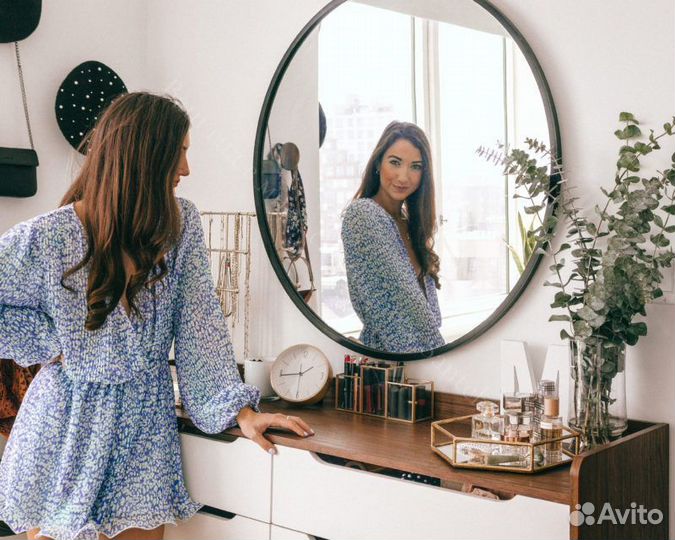 Круглое зеркало в черной раме Myrtille