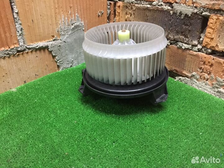 Моторчик печки Toyota Auris E150