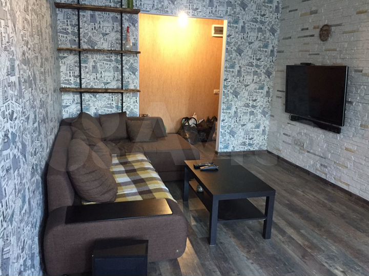 2-к. квартира, 60 м², 2/9 эт.