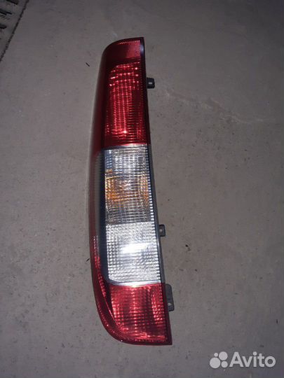 Задний фонарь на мерседес 639