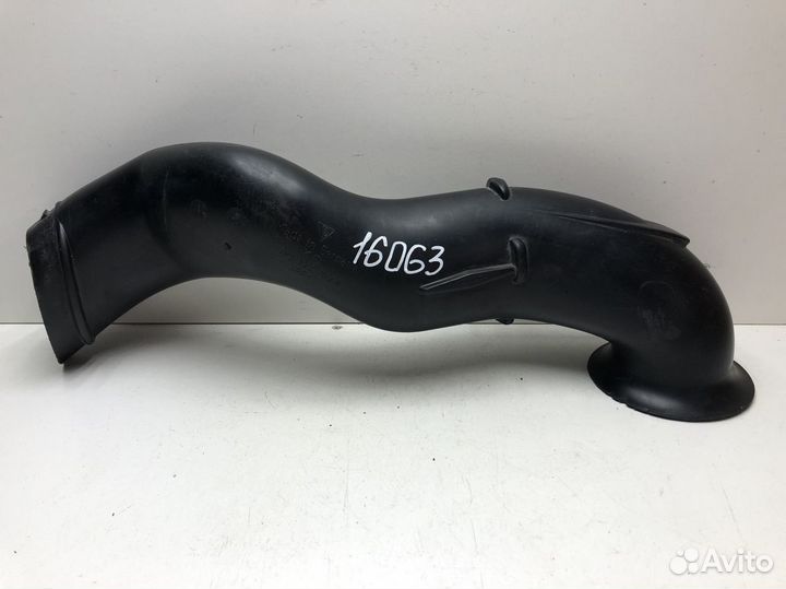 Патрубок воздушного фильтра Porsche Cayenne 2010-2