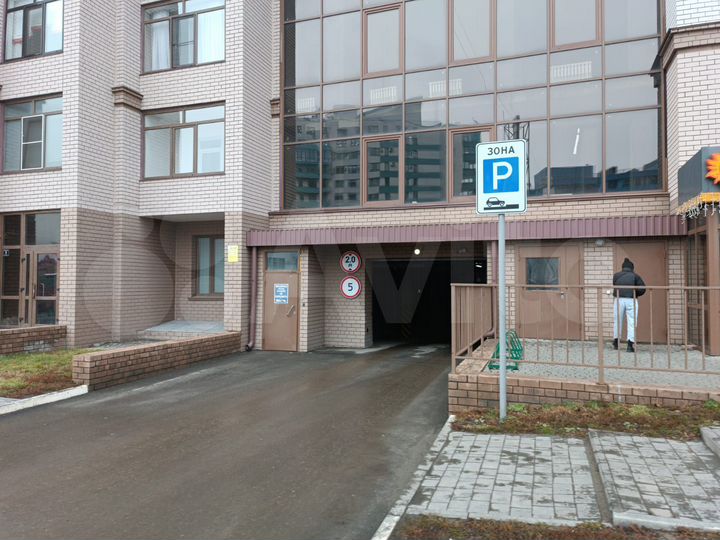 Машиноместо, 18 м²